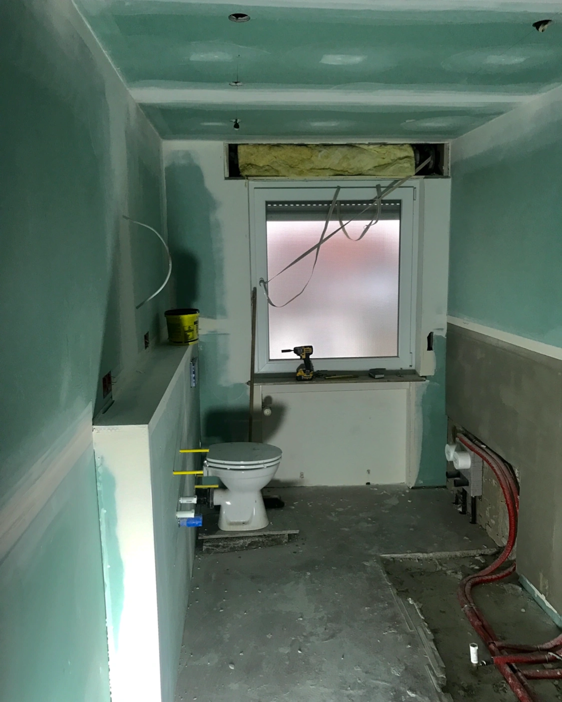 Trockenbau rabeiten in einen Badezimmer